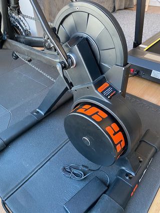 Rodillo Bicicleta Jet Black Volt 1.0 + Shimano 12V