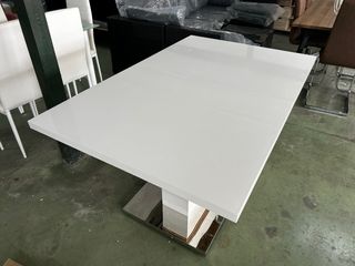 Mesa extensible blanca