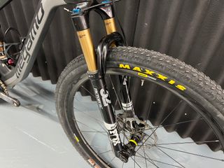 MEGAMO TRACK axs 01 T-L