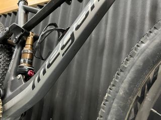 MEGAMO TRACK axs 01 T-L