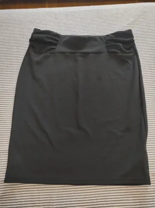 Falda elástica mujer negra