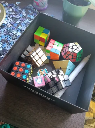 Lote 8 cubos Rubik y puzzles