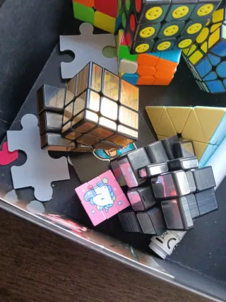 Lote 8 cubos Rubik y puzzles