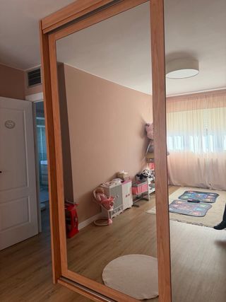 Armario puertas correderas madera y cristal