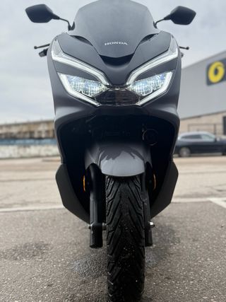 Honda PCX 125 Scooter Automática finales de 2019
