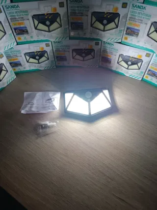 3 LAMPADE SOLARI CON SENSORE DI MOVIMENTO DA USARE