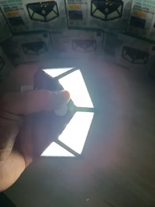 3 LAMPADE SOLARI CON SENSORE DI MOVIMENTO DA USARE