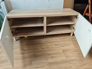 Mueble TV Besta 2 puertas