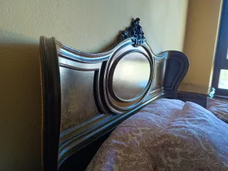 Conjunto cabecero y 2 mesitas de noche.