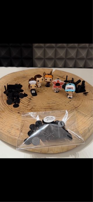 24 Supporti Funko Pop Stranger Things