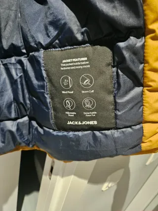 Abrigo parka hombre amarillo