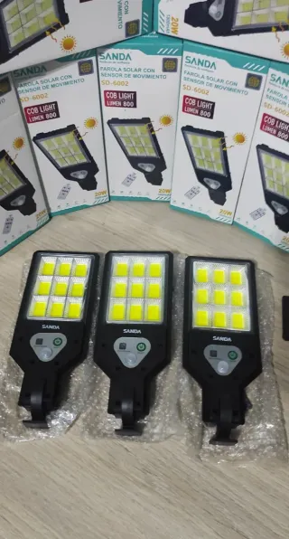 3 LAMPADE SOLARI DA USARE PER LA PRIMA VOLTA IN SCATOLA