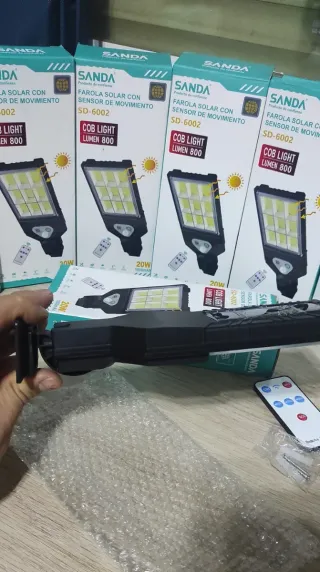 3 LAMPADE SOLARI DA USARE PER LA PRIMA VOLTA IN SCATOLA