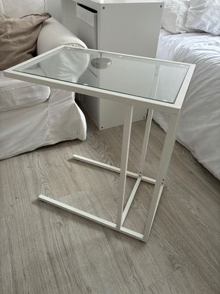 Mesa auxiliar Ikea Vittsjö cristal y metal