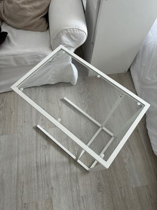 Mesa auxiliar Ikea Vittsjö cristal y metal