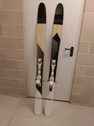 Esquís Freeride Majesty