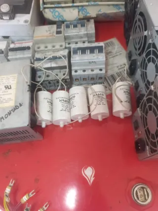 Interruptores y fuentes de alimentación