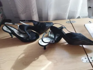 Los 2 Pares Zapatos Tacón Negros