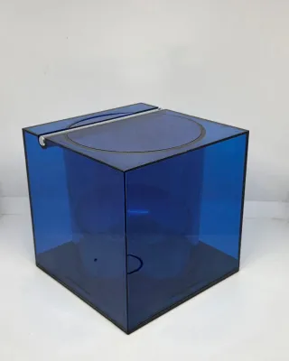 Cubitera Plástico Azul Space Age de diseño