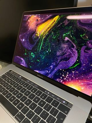 MacBook Pro 15,4 + Paq Adobe/Office