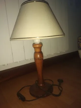 Lampade in legno vendute singolarmente