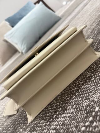 Borsa Saint Laurent Beige Oro, indosstaa pochissim