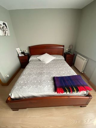 Estructura cama madera 160cm con colchón.