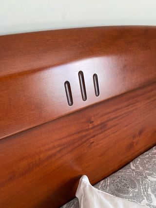 Estructura cama madera 160cm con colchón.