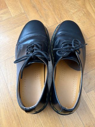 Zapatos Vegan Dr. Martens Negros.
