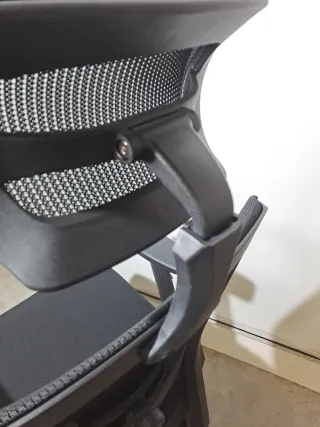 Silla de oficina ergonómica negra