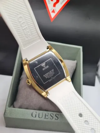 Reloj Guess Dorado y Blanco