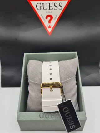 Reloj Guess Dorado y Blanco