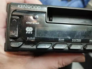 Radio cassette Kenwood KRC-378R + Cargador CDs