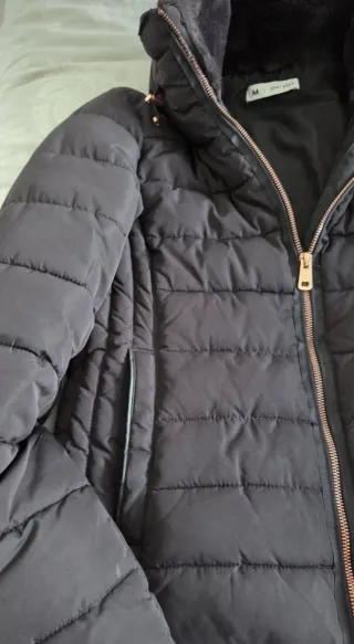 Cazadora negra con forro de pelo