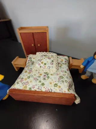 Muebles de casa de muñecas