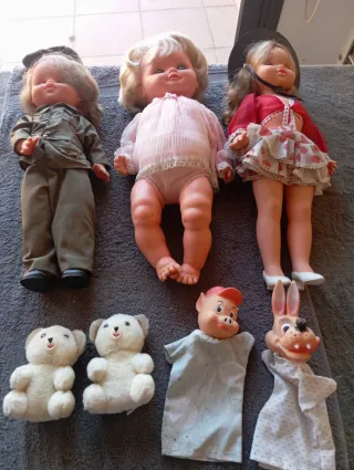 Lote Muñecas Antiguas y Peluches