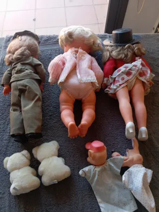 Lote Muñecas Antiguas y Peluches