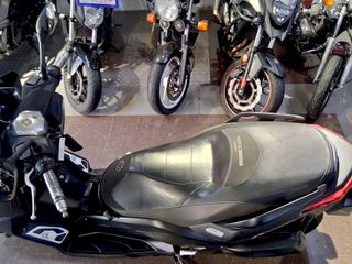 Yamaha X-MAX 125 Momodesign