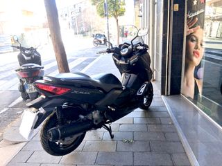 Yamaha X-MAX 125 Momodesign