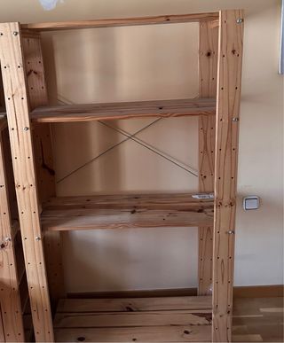 Estanteria de madera maciza