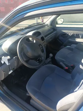 Renault Clio 2000