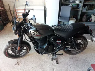 Royal Enfield HNTR 350