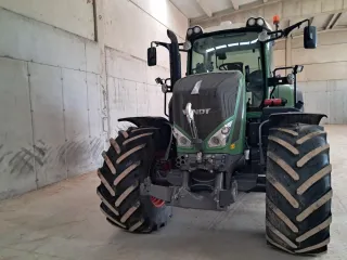 Tractor Fendt 824 profi con 4700h,