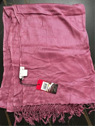 Sciarpa rosa antico con frange