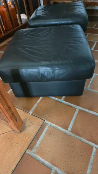 Pufs de cuero negro (2 unidades)