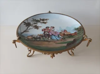 Bandeja de porcelana antigua decorada