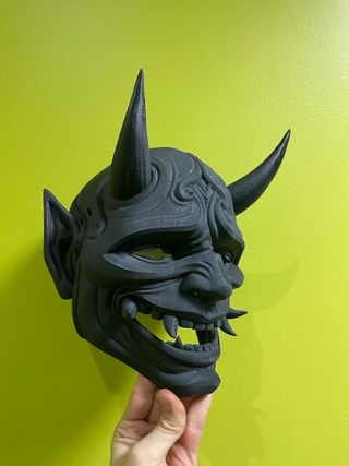 Máscara Oni gris o negro