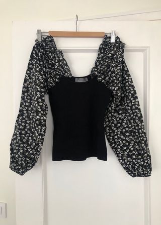 Top de flores manga larga Anthropologie XS