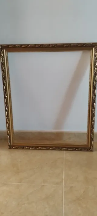 Marco dorado decorativo