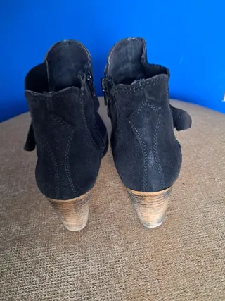 Botines de ante negros